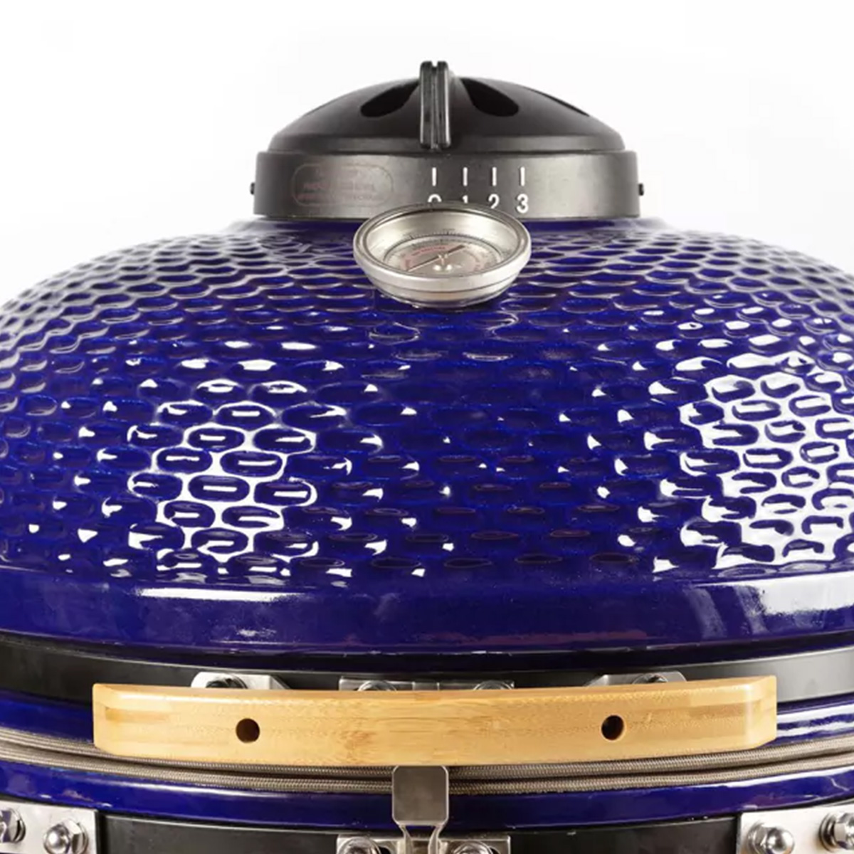 Kamado Omega 22'' Edición Especial con base